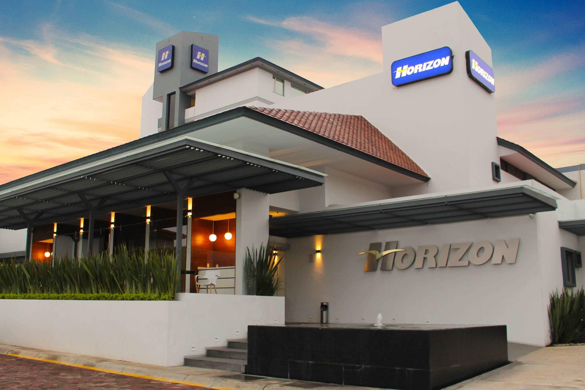 Hotel Horizon & Convention Center 4*