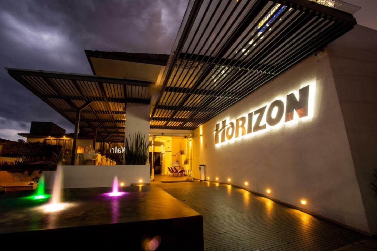 Horizon & Convention Center Hotel